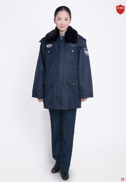 防寒服